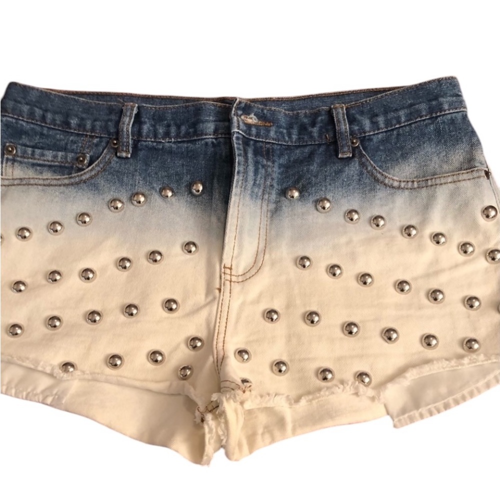 Forever 21 size 31 denim shorts Motto embellished with silver studs